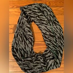 Like New! C.C. Black/Gray With Sparkle Infinity Scarf. 🧣